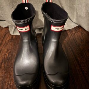 SOLD! Hunter Classic Black Boots